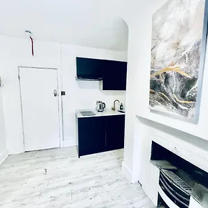 https://brick-lane-house.cambridgehotelsuk.com