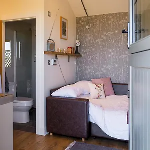 https://daisy-bank-camp.yorkshirehotels.net