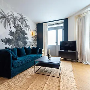 https://lovely-apartment-close-to-eiffel-tower.fr-paris.fr