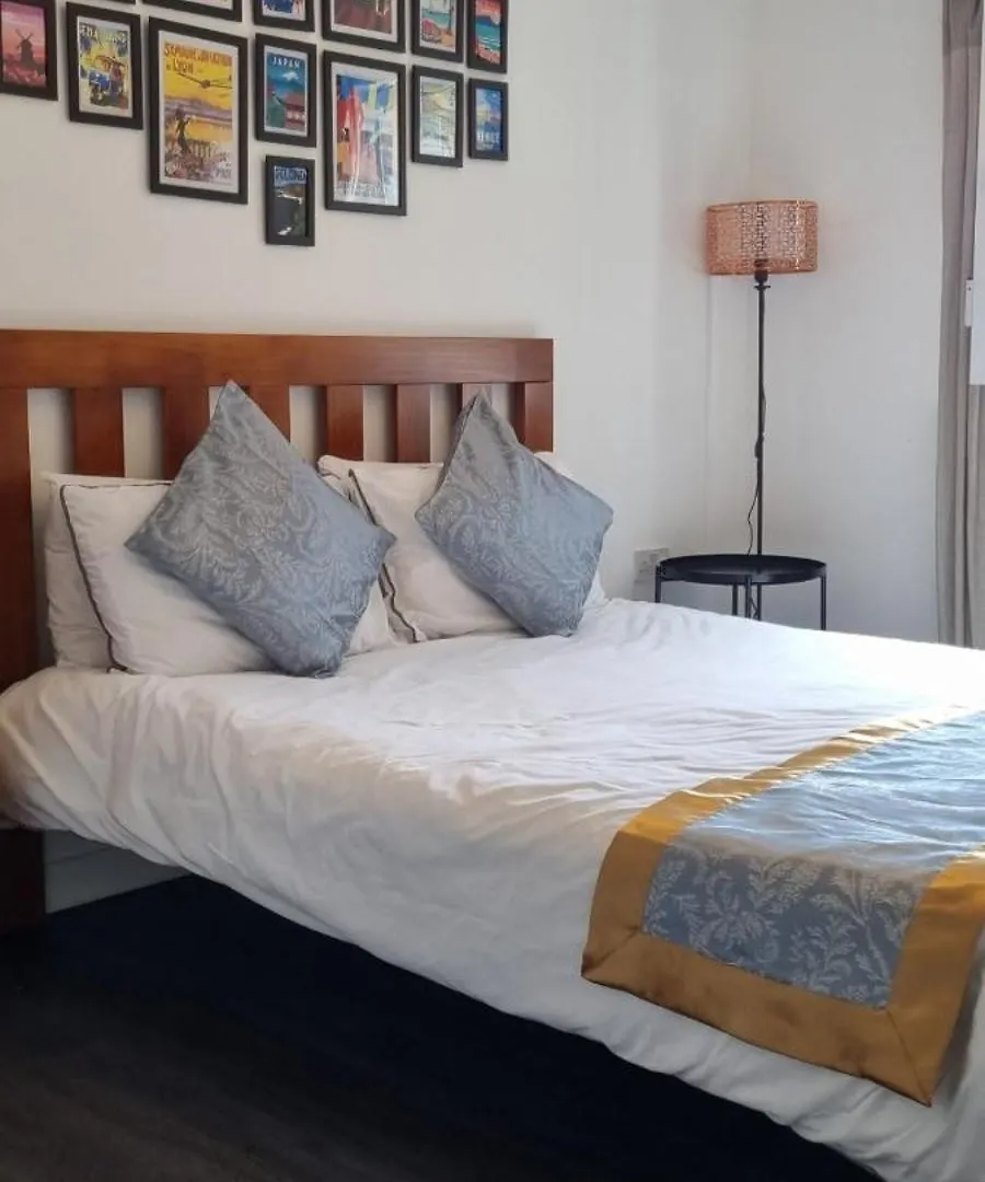 Spacious London Apartment 5 Min Walk To Leytonstone Underground Station And 5 Stops To Zone 1